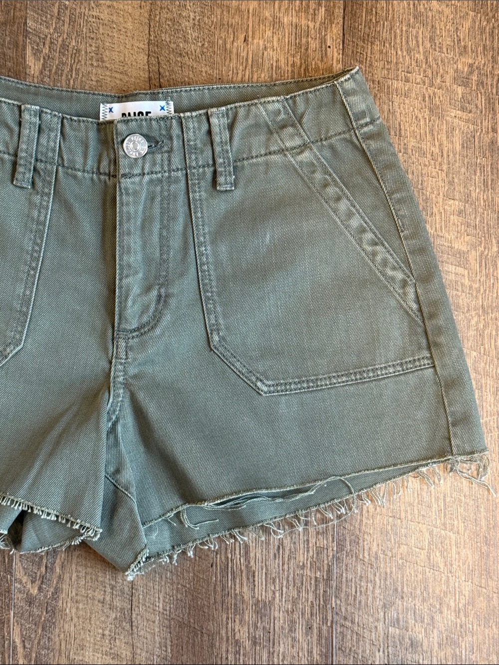 PAIGE Women’s Maisley Utility Washed Olive High-Rise Frayed Hem Shorts Size 26 - Picture 6 of 16